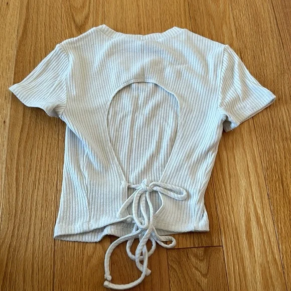 Open-Back T-Shirt - Picture 2 of 2